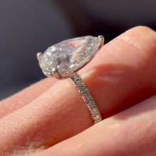 Load and play video in Gallery viewer, Pear Cut Engagement Ring - Diamond Shoulders
