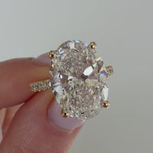 Load and play video in Gallery viewer, Oval Cut Engagement Ring - Diamond Shoulders
