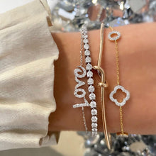 Load image into Gallery viewer, Clover Diamond Bracelet set in 9ct Gold
