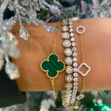 Load image into Gallery viewer, Clover Diamond Bracelet set in 9ct Gold
